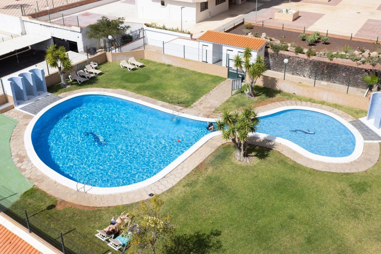 Black And White Apartment Free Wifi Los Cristianos  Luaran gambar