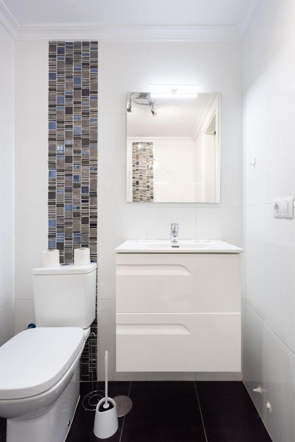 Black And White Apartment Free Wifi Los Cristianos  Luaran gambar